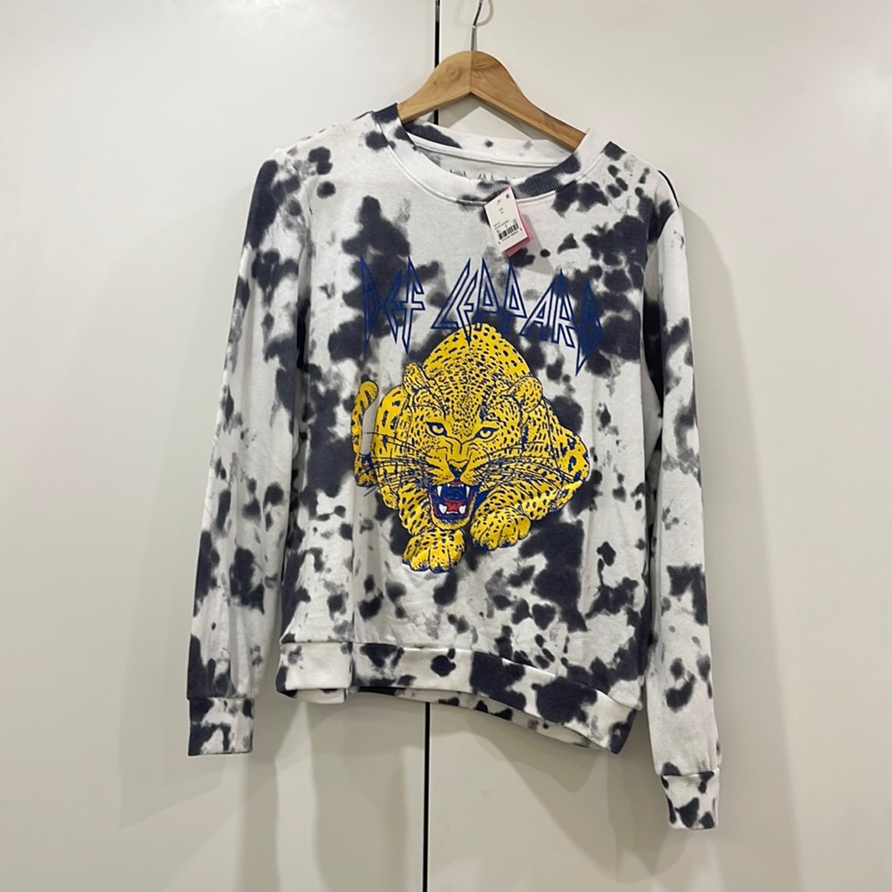 NWT Def Leppard Sweatshirt